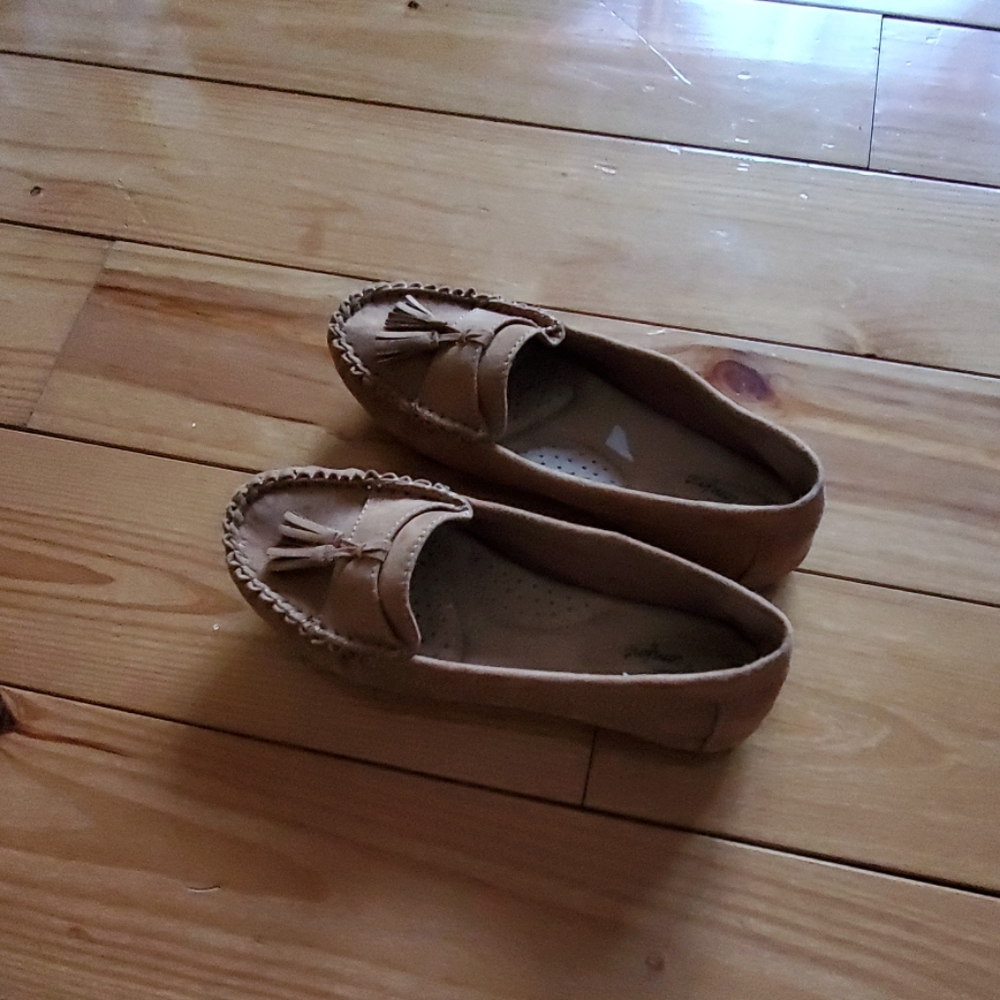 Flats - Picture 2 of 2